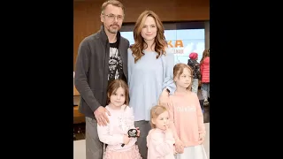 Игорь Петренко с семьёй на премьере нового мультика