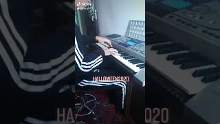 Halloween2020  Саундтрек из фильма "ОНО" на синтезаторе #тикток #хочуврекомендаци