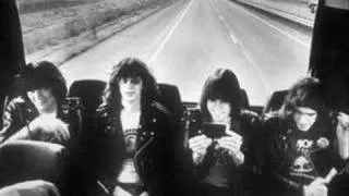 The Ramones - Needles & Pins/I'm Affected (Live 1982)