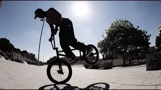 COURAGE ADAMS & DEVON SMILLIE IN BCN - FLYBIKES JOURNEYS