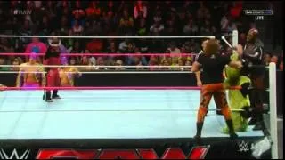 WWE Raw El Torito Vs Mini Gator