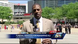 Thousands line Muhammad Ali's funeral procession route