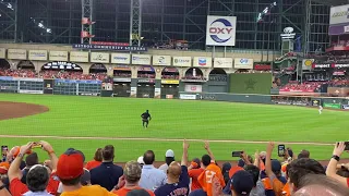 Altuve ALCS sacrifice RBI in 8th, 5 - 3 Astros