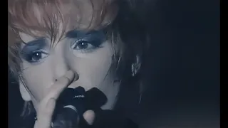 Mylène Farmer - A quoi je sers - En Concert Live