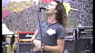 Pearl Jam - 05. Alive - 1991-08-23 Seattle, WA (master)