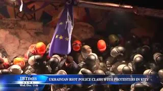 Ukrainian Riot Police Clash With Protesters In Kiev