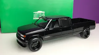 1:18 Chevrolet Silverado 3500 - Greenlight Artisan #Shorts