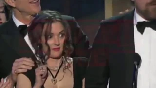 Winona Ryder makes FUNNY faces at the SAG Awards! *FULL VERSION*