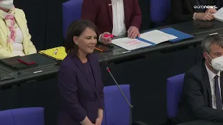 Kopie von LIVE: Außenministerin Annalena Baerbock stellt sich Fragerunde im Parlament