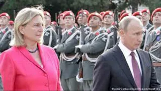 Главе МИД Австрии предложили уйти в отставку из-за приглашения Путина на свадьбу