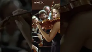 Anne-Sophie Mutter plays Beethoven's Violin Concerto - Herbert von Karajan, Berliner Philharmoniker