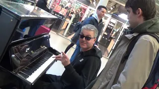 Dude Shows Me Middle C & How To Play Abba