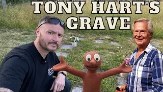 Tony Hart's Grave -   Famous Graves