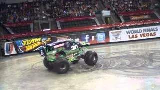 Grave Digger does 40 Cyclones! (HD)