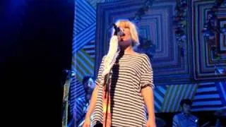 Sia - "Never Gonna Leave Me" (House of Blues San Diego 04/19/10)