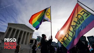 Supreme Court hears case pitting gay rights against religious freedom