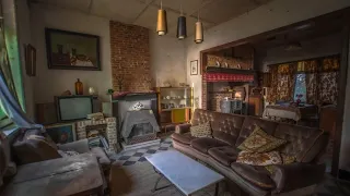 Beautiful Untouched ABANDONED HOUSE Of A Painter Artist *EVERYTHING IS STILL LEFT*