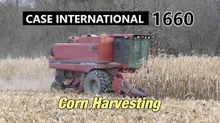 Case IH 1660 Axial-Flow Harvesting Corn