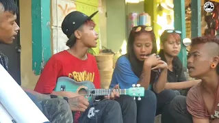 Demokrasi di ujung t4i ( cover sosial sosial )