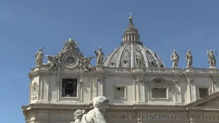 Pasqua a San Pietro, le campane suonano a festa alla fine delle celebrazioni con il Papa