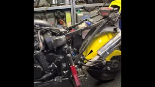 Triumph t300 carb removal