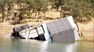 Boat Fails and Wins - Best of The Week (Boat Accident) Part 99