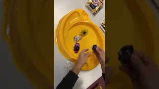 BeyBlade Бейблейд Geist Fafnir F4 B122 VS AmatReiss B00