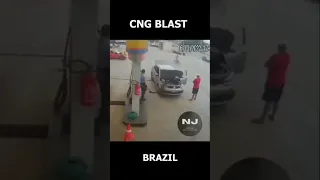 CNG BLAST BRAZIL PLEASE BE SAFE AND GET OUT OF YOUR CNG CAR ALWAYS#shorts #blast #carblast