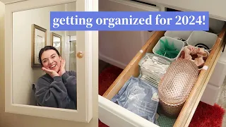 small bathroom declutter & organization! (realistic cleaning motivation!)