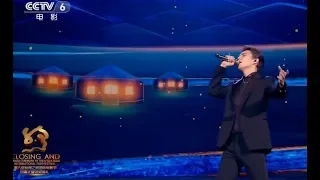 Димаш с народной казахской песней "Самал Тау" выступил на закрытии кинофестиваля "Шелковый путь"