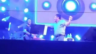 BRUNO CANTA BÊBADO EM SHOW, INTIMIDA E PASSA VERGONHA EM MARRONE: Veja!!!