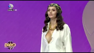 Bravo, ai stil! - Raluca straluceste din cap pana in picioare! Tibi: "Te duci in zone de... diva!"