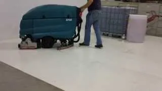 Tennant 5700 Cylindrical Floor Scrubber Demonstration