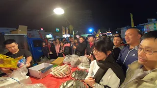 Taiwan Seafood Auction - Vietnamese beauties come to Taiwan by plane to buy.