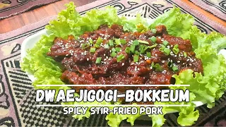 Spicy Stir-fried Pork | Dwaejigogi-bokkeum 돼지고기볶음 | Malyn's Craves