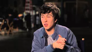 Paper Towns: Nat Wolff "Quentin" Behind the Scenes Movie Interview | ScreenSlam