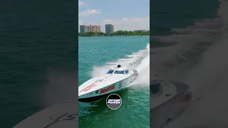 in a hurry #powerboat #raceboat #offshoreracing #boats #sunprintracing #hooters #boatracing