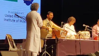 Tanmay Deochake playing nagma with Ustad Zakir Hussain ji