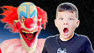 KILLER KLOWNS from OUTER SPACE Spirit Halloween 2023 Animatronic SLIM w/ Fun and Crazy Family