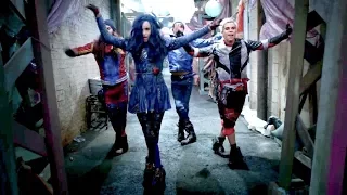 proof the "chillin' like a villain" dance works with any song (descendants 2 meme)