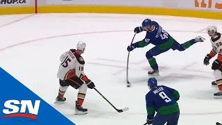 Elias Pettersson Scores With 54 Seconds Left To Tie Game Against The Ducks