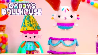 Make a Cake For Baby Box's Birthday Bash! | GABBY'S DOLLHOUSE TOY PLAY ADVENTURES