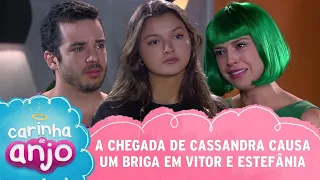 A chegada de Cassandra causa uma briga muito feia entre Vitor e Estefânia | Carinha de Anjo