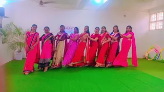 gulabi sadi + nauwari sadi pahije/Marathi song/easy steps for ladies/choreography by Varsha Trivedi