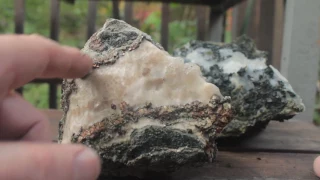 WHATS INSIDE?     DISSOLVING ROCKS WITH TABLE VINEGAR