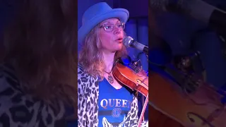 Woman Sings The Blues - Ilana Katz Katz: She-Wolf Tribute