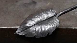 Blacksmithing - Forging a larger decorative leaf