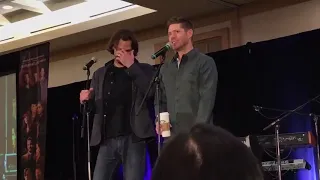 Jensen talking compression pants & using them to torture Misha--J2 Gold Panel-SPNVan 2018