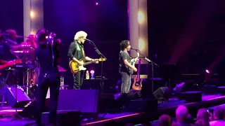 Hall & Oates cover You've Lost That Loving Feeling 8/4/18 Viejas Arena San Diego