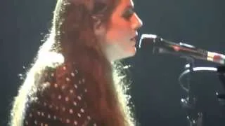 Birdy - Skinny Love + People Help The People (Live in Köln (Cologne))